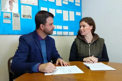Neri, O Carteiro e Tatiane Frizzo apresentam projetos de lei para combate à violência contra a mulher. Propuseram na Câmara Municipal e na Assembleia Legislativa projetos de lei para a criação da Campanha Agosto Lilás.