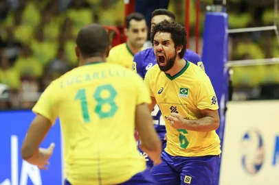 Seleção masculina de vôlei, com o caxiense Fernando Cachopa (6), inicia a disputa do Pré-Olímpico na Bulgária.