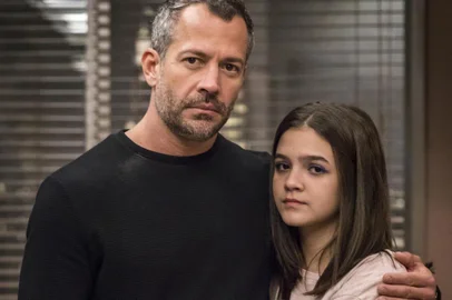 a dona do pedaço, Cássia ( Mel Maia ) e Agno ( Malvino Salvador )