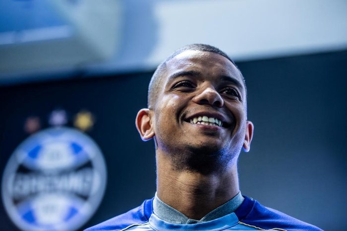 Clube da Série A se interessa por David Braz e inicia negociação com o Grêmio