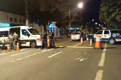Operação Balada Segura realizada no bairro São Pelegrino, em Caxias do Sul, aborda 39 conduto