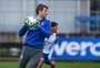 À procura de um goleiro, Grêmio recebe sondagem por Julio César