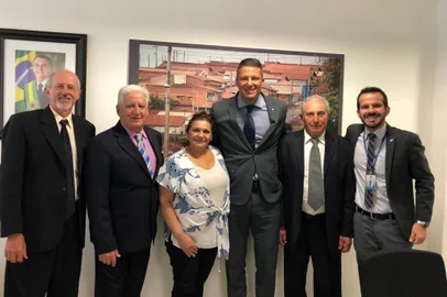 Vereadora Gladis Frizzo (MDB) em Brasília, na foto com Washington Cerqueira