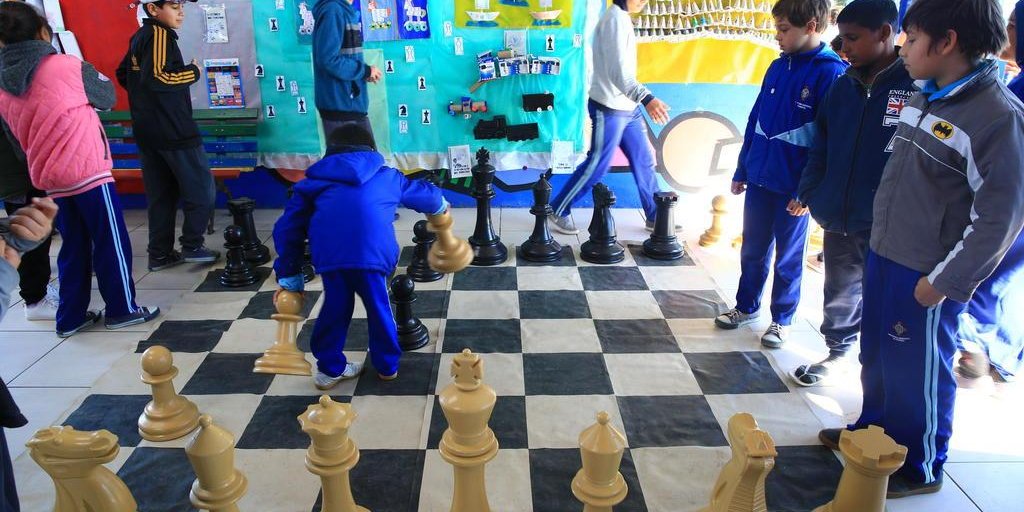 Escola promove intercâmbio de xadrez com alunos de escola indígena