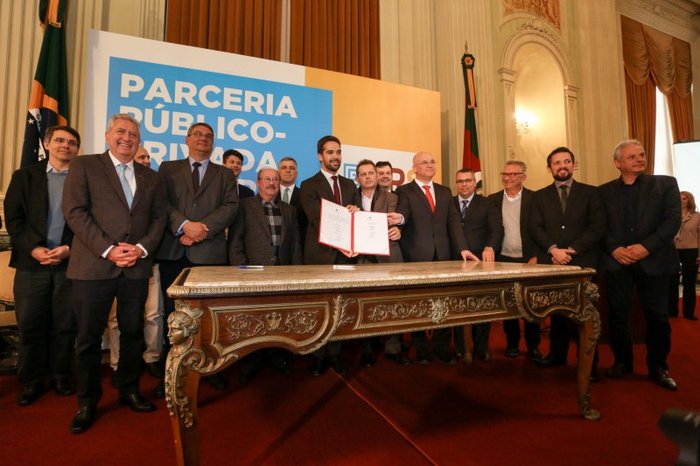 Felipe Dalla Valle / Palácio Piratini