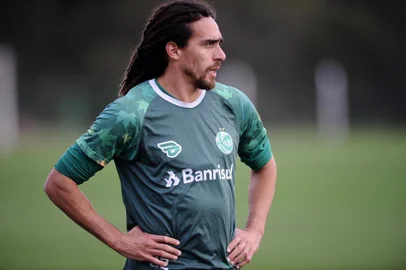  CAXIAS DO SUL, RS, BRASIL (25/06/2019)Treino do juventude no CT em Caxias do Sul. Na foto, volante Aprile. (Antonio Valiente/Agência RBS)