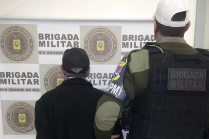 Idoso é preso por porte ilegal de arma em Caxias 