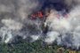  Aerial picture showing smoke from a two-kilometre-long stretch of fire billowing from the Amazon rainforest about 65 km from Porto Velho, in the state of Rondonia, in northern Brazil, on August 23, 2019. - Bolsonaro said Friday he is considering deploying the army to help combat fires raging in the Amazon rainforest, after news about the fires have sparked protests around the world. The latest official figures show 76,720 forest fires were recorded in Brazil so far this year -- the highest number for any year since 2013. More than half are in the Amazon. (Photo by Carl DE SOUZA / AFP)Editoria: DISLocal: Porto VelhoIndexador: CARL DE SOUZASecao: fireFonte: AFPFotógrafo: STF