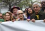 Protesto em defesa da Amazônia reúne artistas e políticos no Rio de Janeiro