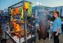 Carrossel de carnes e legumes da estação: churrasco é reinventado para oferecer experiências culturais