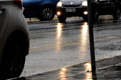  CAXIAS DO SUL, RS, BRASIL (12/08/2019)Dia de chuva em Caxias do Sul. (Antonio Valiente/Agência RBS)