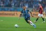 Grêmio chega a acordo com Benfica e aguarda garantias bancárias para oficializar venda de Everton