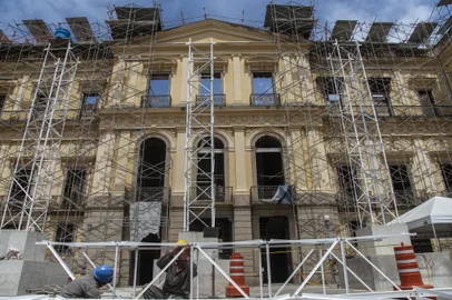 Fachada do Museu Nacional, que estÃ¡ sendo reconstruÃ­do apÃ³s ter sofrido um incÃªndio***ARQUIVO***RIO DE JANEIRO, RJ, 12.02.2019: Fachada do Museu Nacional, que está sendo reconstruído após ter sofrido um incêndio.(Foto: Ricardo Borges/Folhapress)Local: RIO DE JANEIRO ;RJ ;BRASIL