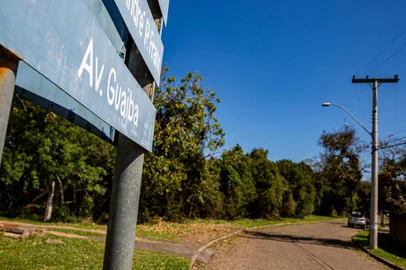  PORTO ALEGRE, RS, BRASIL, 02/09/2019: Avenida Guaíba, que desaparece na altura de Assunção/Tristeza, reaparece em Ipanema, até se esconder numa pacata orla do Guarujá. As ruas de Porto Alegre que mudam de nome (Foto: Omar Freitas / Agência RBS)Indexador: NGS