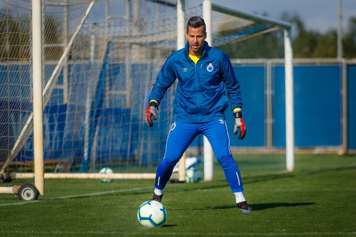 Fábio é eleito o melhor goleiro do Brasileirão em outubro