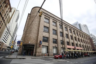  PORTO ALEGRE, RS, BRASIL, 06/09/2019- Predio da antiga loja mesbla vai se transformar numa nova sede do ciee. (FOTOGRAFO: ANDRÉ ÁVILA / AGENCIA RBS)Indexador: Andre Avila