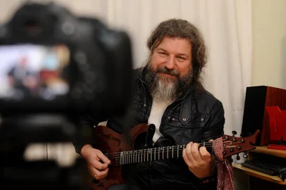  CAXIAS DO SUL, RS, BRASIL (03/09/2019)Marcos De Ros, guitarrista. Dá aulas online de guitarra. Tem canal no Youtube com mais de 230 mil inscritos. (Antonio Valiente/Agência RBS)