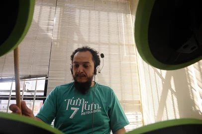  CAXIAS DO SUL, RS, BRASIL (03/09/2019)Leonardo Bottini Dos Reis, o Leozão, é baterista e professor de bateria. É proprietário da escola Dom1. (Antonio Valiente/Agência RBS)