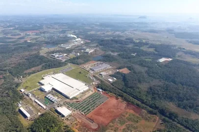 Área do Distrito Industrial de Montenegro. Na foto, aparece a John Deere, que já está instalada na área, que terá 700 hectares para empresas do setor químico dentro do Polo Integrado da Química RS de Montenegro e Triunfo.