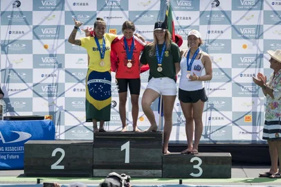  Silvana Lima é vice-campeã dos Jogos Mundiais de Surfe. GOLD - Sofia Mulanovich (PER), SILVER - SILVANA LIMA (BRA), BRONZE - Bianca Buitendag (RSA), COPPER - Carissa Moore (USA). Ben Reed/ISAIndexador: Ben ReedFotógrafo: Owner