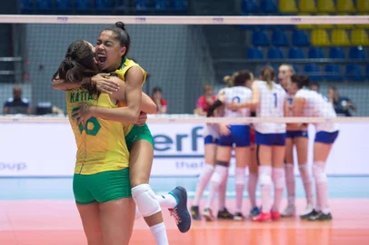  Com a participação da jogadora do Recreio da Juventude, Katia Larissa Machado da Silva, o Brasil garantiu ontem a vaga na semifinal do Campeonato Mundial sub-18 feminino de vôlei, que acontece no Egito. 