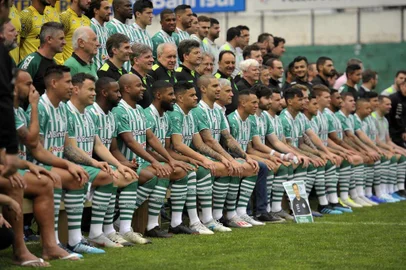  CAXIAS DO SUL, RS, BRASIL, 10/09/2019Após conquistar a vaga na sére B de 2020, o Juventude reuniu atletas e diretoria para uma foto oficial em seu estádio(Jaconi). (Lucas Amorelli/Agência RBS)
