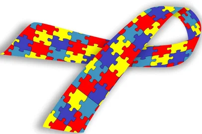 Câmara de Bento Gonçalves aprova projeto para incluir símbolo do autismo em placas de atendimento prioritário