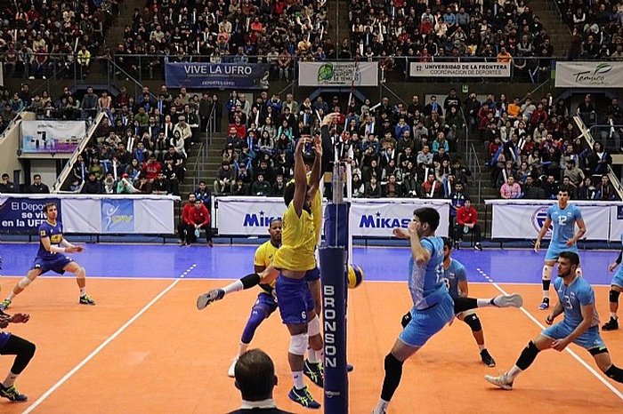 É de tie break! Com virada espetacular, Brasil vence Argentina no vôlei  masculino