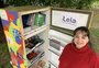 Após ter obras furtadas, geladeira com livros é reinaugurada em praça do bairro Petrópolis