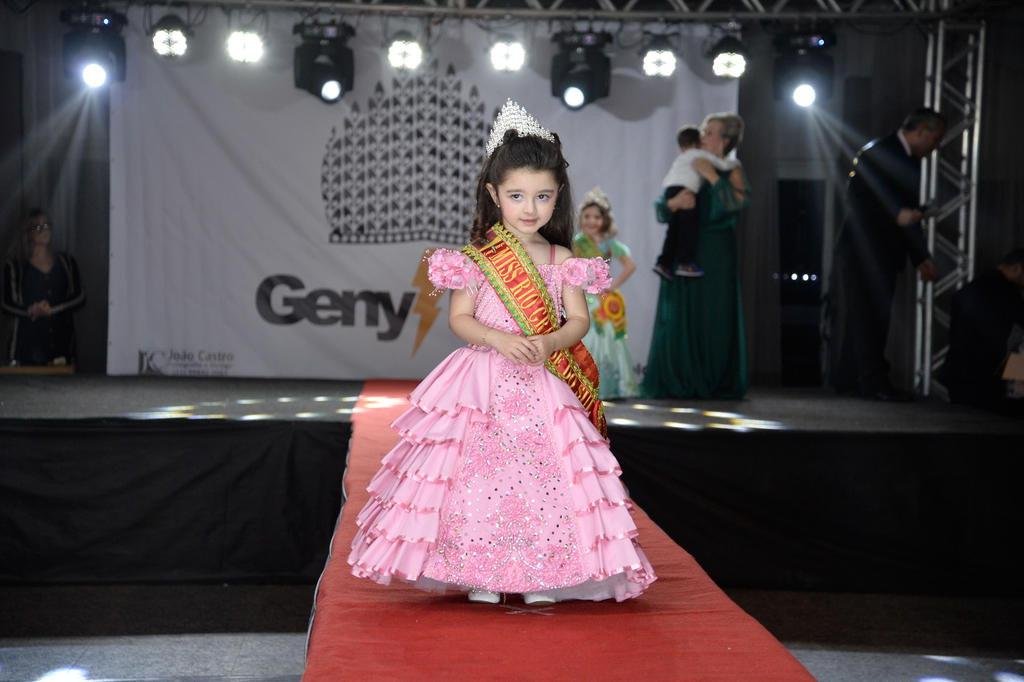 vestido de gala infantil para desfile