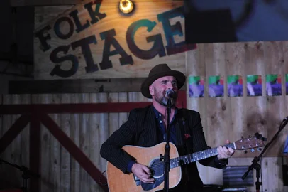  CAXIAS DO SUL, RS, BRASIL, 24/11/2018. 11º Mississippi Delta Blues Festival, MDBF, no Largo da Estação Férrea - 3º dia. Na foto, Gallie no Folk Stage. (Felipe Nyland/Agência RBS)