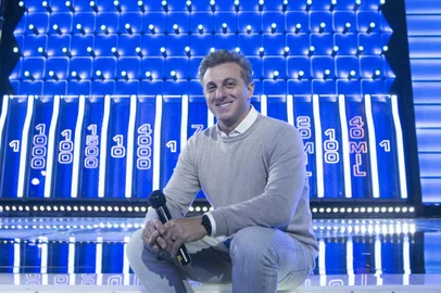 Luciano Huck fala sobre a estreia do `The Wall¿ Luciano Huck apresenta o `The Wall¿ no `Caldeirão do Huck¿. ¿Um desafio divertido, inteligente e imprevisível¿, defineCrédito: Globo/Marcelo Justo