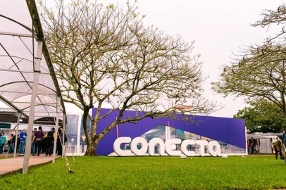 Com o objetivo de apresentar a vida universitária para estudantes do Ensino Médio e demais interessados em cursar uma graduação, a Universidade do Vale dos Sinos (Unisinos) promoverá, no dia 25 de setembro, o Unisinos Conecta. O evento é uma oportunidade para que os jovens conheçam o ambiente acadêmico, os cursos e as possíveis profissões de forma prática.