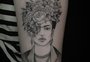 Frida Kahlo: 13 tatuagens da artista pra você se inspirar e tatuar