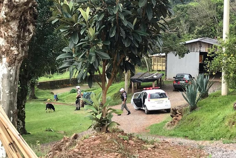 Um agricultor foi morto com golpe de machado no interior de Monte Belo do Sul. Crime ocorreu na Linha Pederneira Alta.