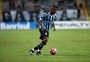 Léo Moura larga na frente para ser titular do Grêmio contra o Flamengo