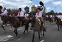 Desfile reúne 3 mil cavalarianos e cerca de 50 piquetes em Porto Alegre; FOTOS