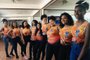 Nove meninas se preparam para o baile de debutantes do Bloco da Trinca, que ocorre dia 5 de outubro.