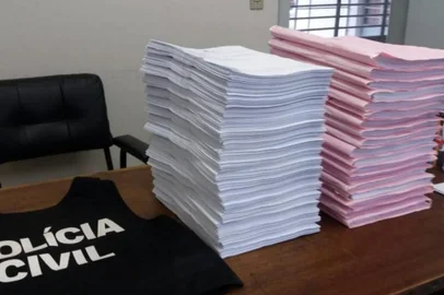 Professor de matemática é preso por suspeita de estupro contra 20 alunas em David Canabarro