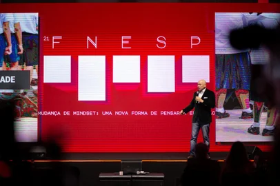 Leandro Karnal palestra no Fnesp.