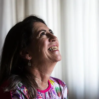  PORTO ALEGRE, RS, BRASIL, 01-09-2019: Roselaine de Avila Peres, 59 anos, em casa, no bairro Tristeza, na zona sul. Ela fará 60 anos no dia 07 de setembro, data que, de acordo com pesquisas e projeções, deve marcar a virada demográfica do Rio Grande do Sul, ou seja, o número de gaúchos com 60 anos ou mais deverá superar o contingente de crianças e adolescentes de zero a 14 anos. (Foto: Mateus Bruxel / Agência RBS)Indexador: Mateus Bruxel