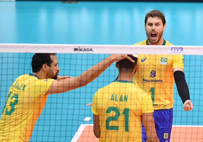 Brasil passa por cima da Rússia e está na final do vôlei masculino