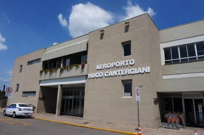  CAXIAS DO SUL, RS, BRASIL  (04/03/2015) Aeroporto Hugo Cantergiani. Reportagem verifica precariedade técnica do aeroporto. (Roni Rigon/Pioneiro)