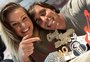 Festa surpresa celebra aniversário de Vanessa, da dupla com Claus, e volta do duo ao Brasil