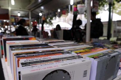  CAXIAS DO SUL, RS, BRASIL, 06/10/2019 - Ambiental do segundo fim de semana da 35ª Feira do Livro, que tem como tema Você é o que você lê. O patrono desta edição é Delcio Agliardi. (Marcelo Casagrande/Agência RBS)
