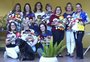 Grupo de mulheres se reúne semanalmente na Capital para fazer bonecas para crianças