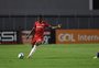 Emerson Santos sente lesão na virilha e é substituído no primeiro tempo de CSA x Inter