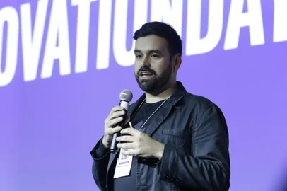 Gerente de Customer Experience Operations no Nubank Bruno Giacomelli, falou ao Pioneiro sobre os diferencias que tornaram o banco inovador em atendimento bancário no País, tema que também abordou em palestra apresentada na cidade.