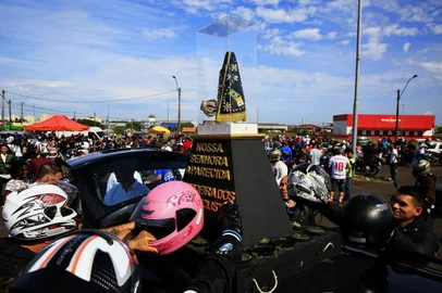  PORTO ALEGRE, RS, BRASIL, 12-10-2018: Procissão de motociclistas em homenagem à Nossa Senhora Aparecida. (Foto: Mateus Bruxel / Agência RBS)
