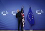 Em cima da hora, União Europeia e Reino Unido chegam a acordo sobre o Brexit
